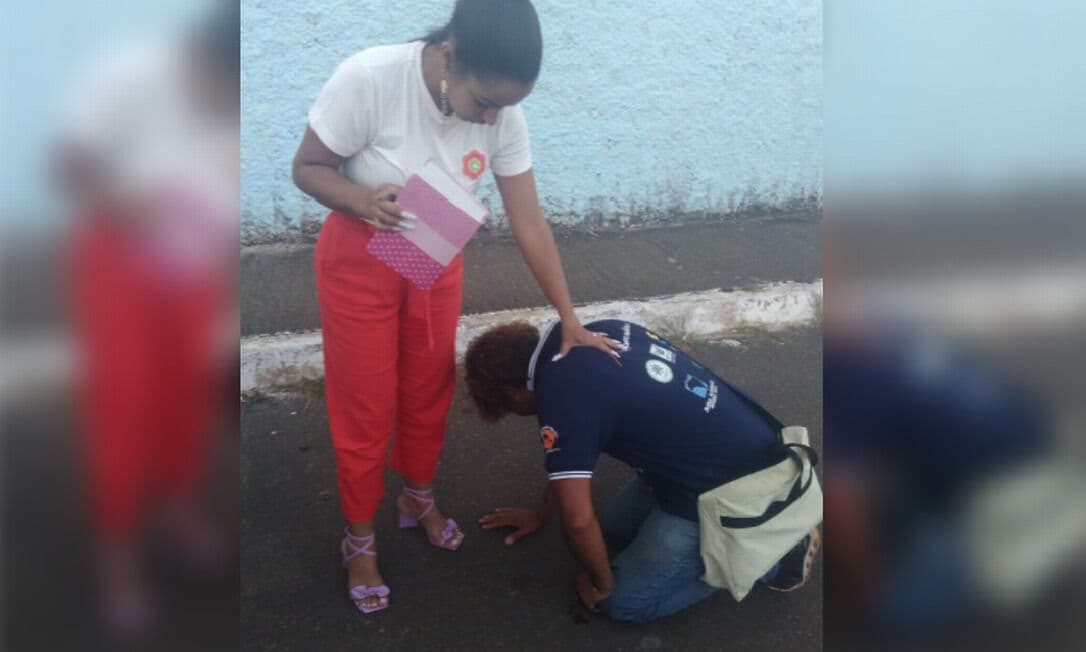 Mulher entregou bíblia e disse que 'enxergou Deus' em morador de rua antes de ter relações com ele; marido diz que ela foi abusada