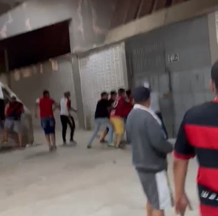 Vândalos quebram portão de acesso do estádio Amigão durante Clássico dos Maiorais em Campina Grande