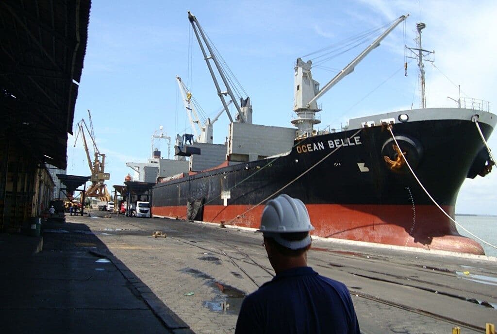 Porto de Cabedelo vai receber investimentos e poderá exportar carros fabricados da Fiat, Jeep e RAM