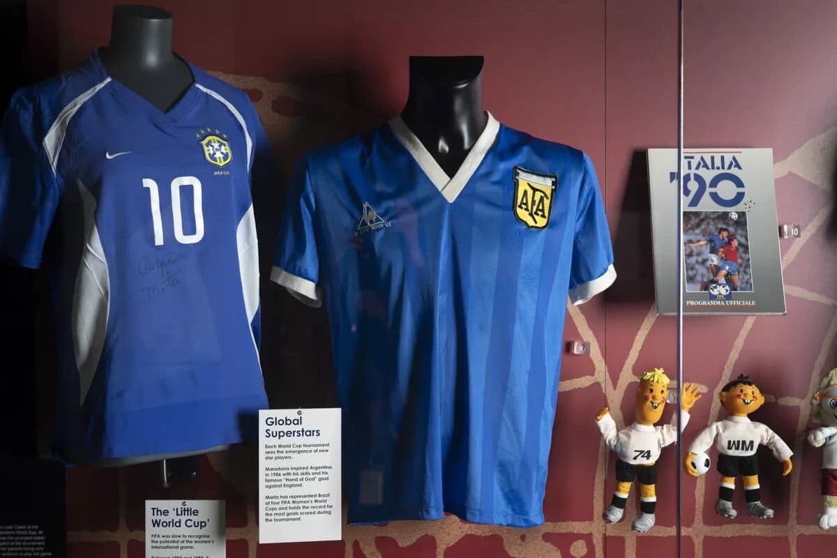 Leilão de camisa de Maradona iniciou hoje e já teve lance de R$ 24 milhões