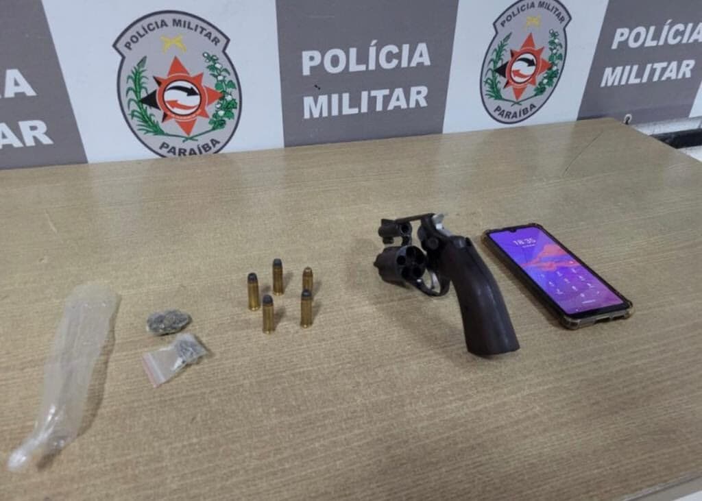 Polícia Militar apreende armas de fogo e prende dois suspeitos em Baía da Traição e Cabedelo