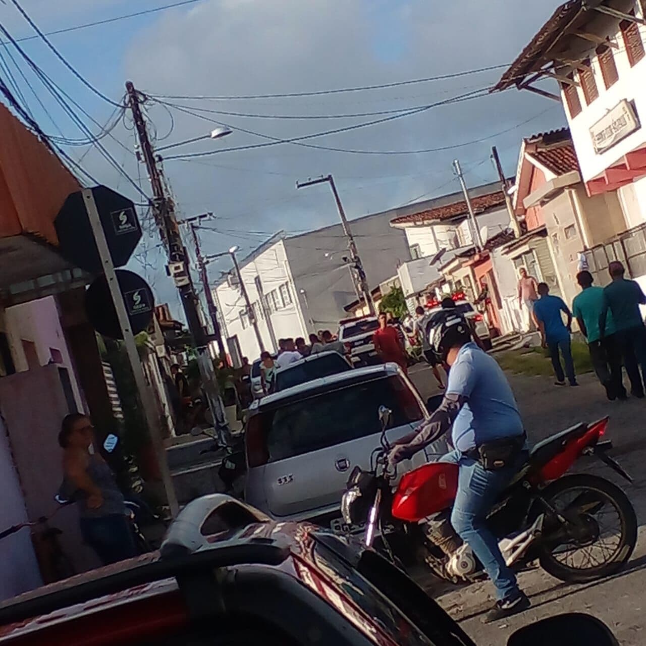 Bandido é baleado após tentativa de assalto a loja em Bayeux