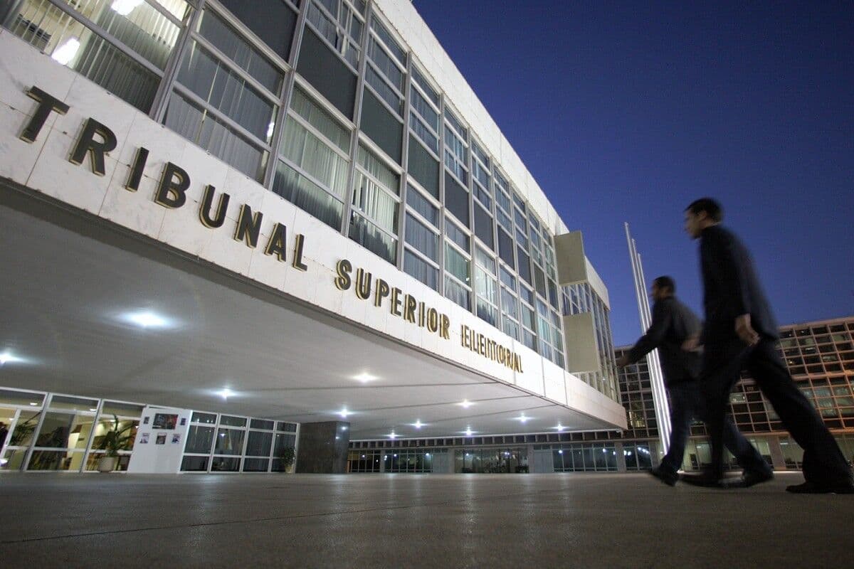 TSE encerra etapa de instrução em ação contra chapa Dilma-Temer