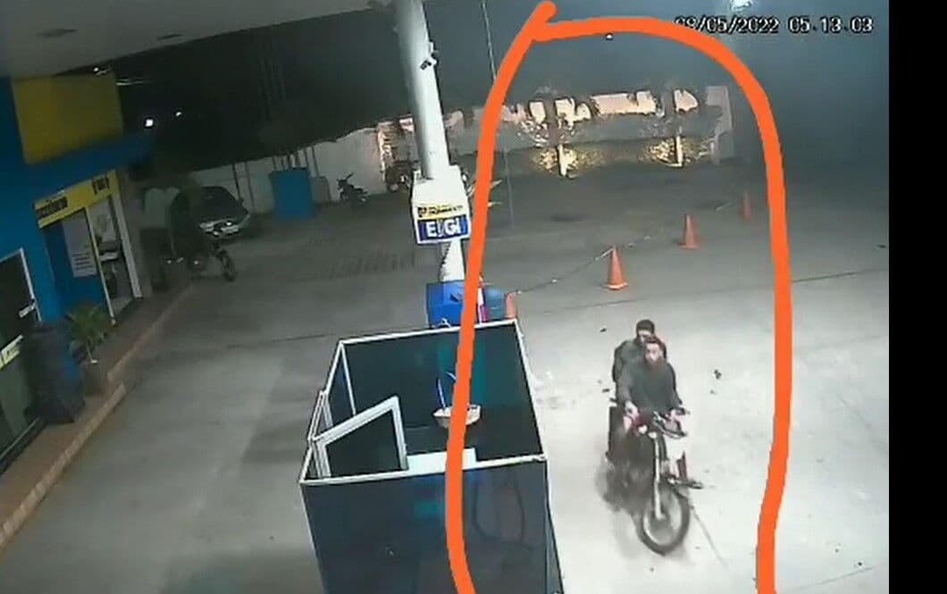Dois homens armados assaltam um posto de combustível no centro da cidade de Solânea