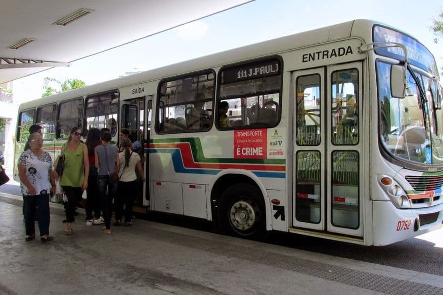 Após suspensão de transporte em Campina Grande, Bruno Cunha Lima dá prazo de 48h para normalização e diz que poderá contratar novas empresas