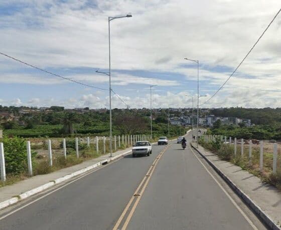 Via entre os bairros de Mangabeira e Valentina é interditada e trânsito é desviado para execução das obras