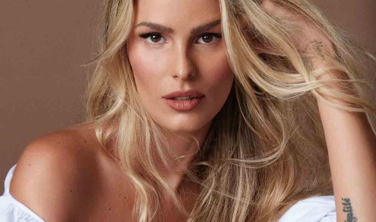 Yasmin Brunet diz que o governo esconde existência de extraterrestres