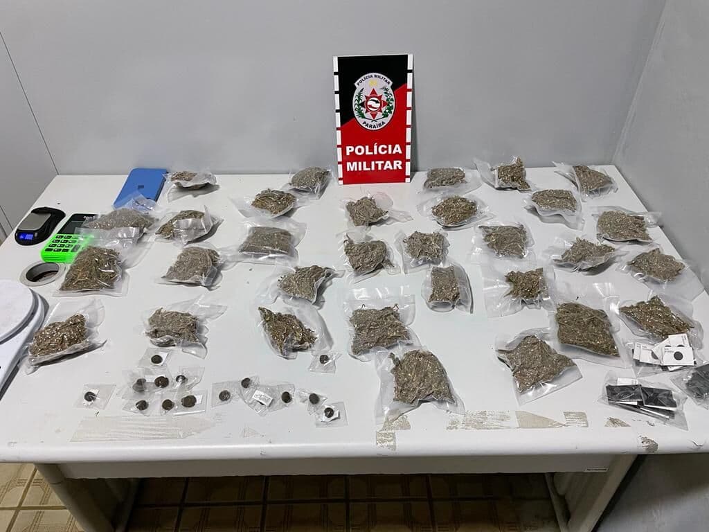 Polícia Militar desarticula ponto de comercialização de drogas em Mamanguape