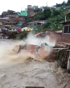 Recife vive caos após chuva e população publica vídeos aterrorizantes dos alagamentos
