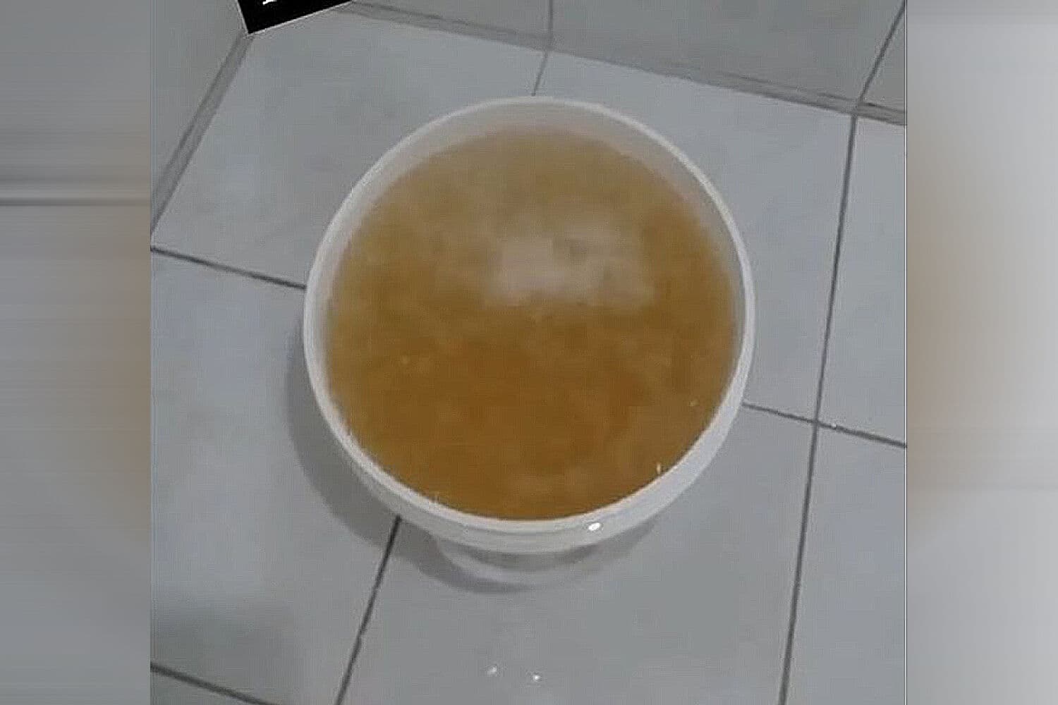 População de Santa Rita denuncia água barrenta e fedorenta nas torneiras após privatização comandada pela Prefeitura