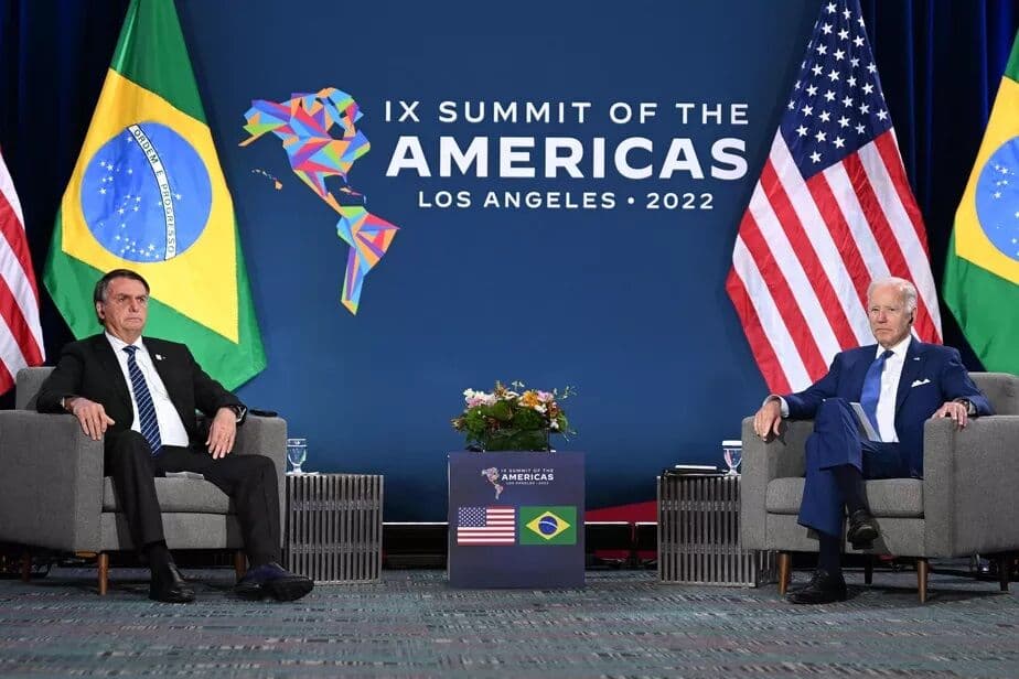 “Posso dizer que estou maravilhado com Biden”, diz Bolsonaro