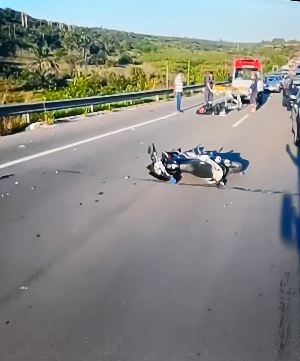 Acidente com cinco carros e uma moto deixa pelo menos uma pessoa ferida na BR-230, em Santa Rita