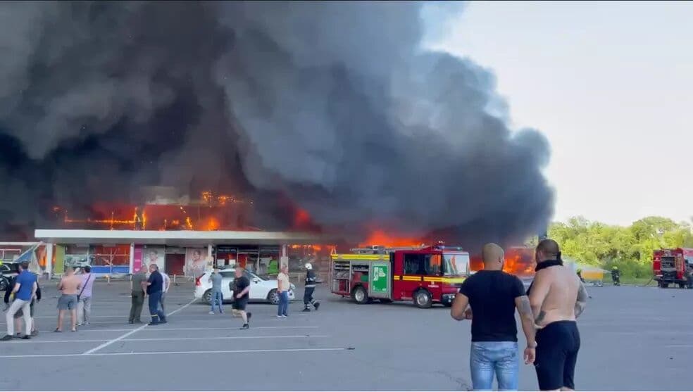 Ataque russo em shopping deixa mortos na Ucrânia