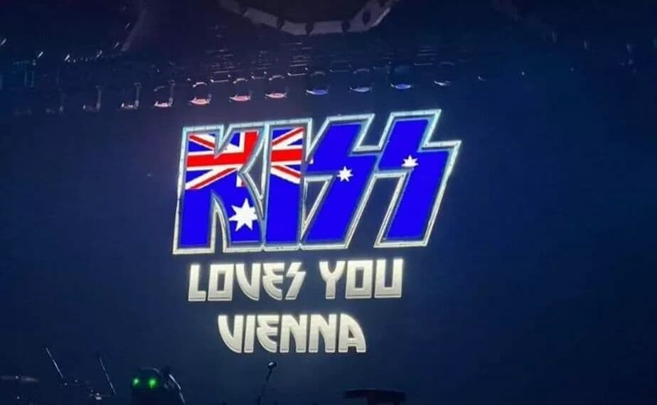 Banda Kiss comete gafe e exibe bandeira da Austrália em show na Áustria