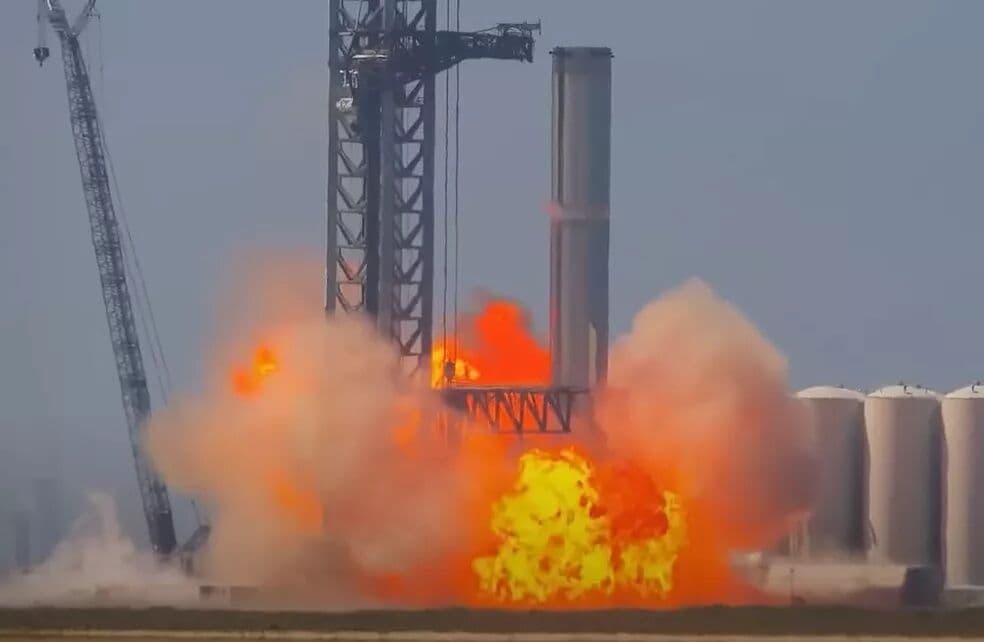 Foguete explode na fábrica da SpaceX durante teste de solo: 'Avaliando danos', diz Elon Musk