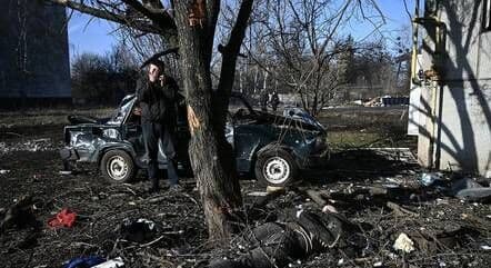 Ucrânia propõe adotar neutralidade, e Rússia diz que vai 'reduzir radicalmente' ataques a Kiev