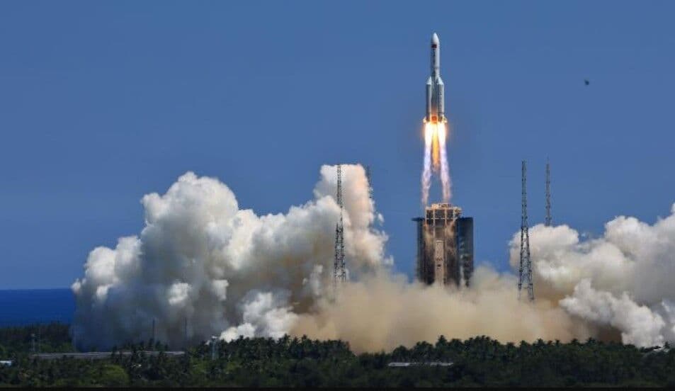 Foguete do Exército erra direção e cai em plantação de Goiás