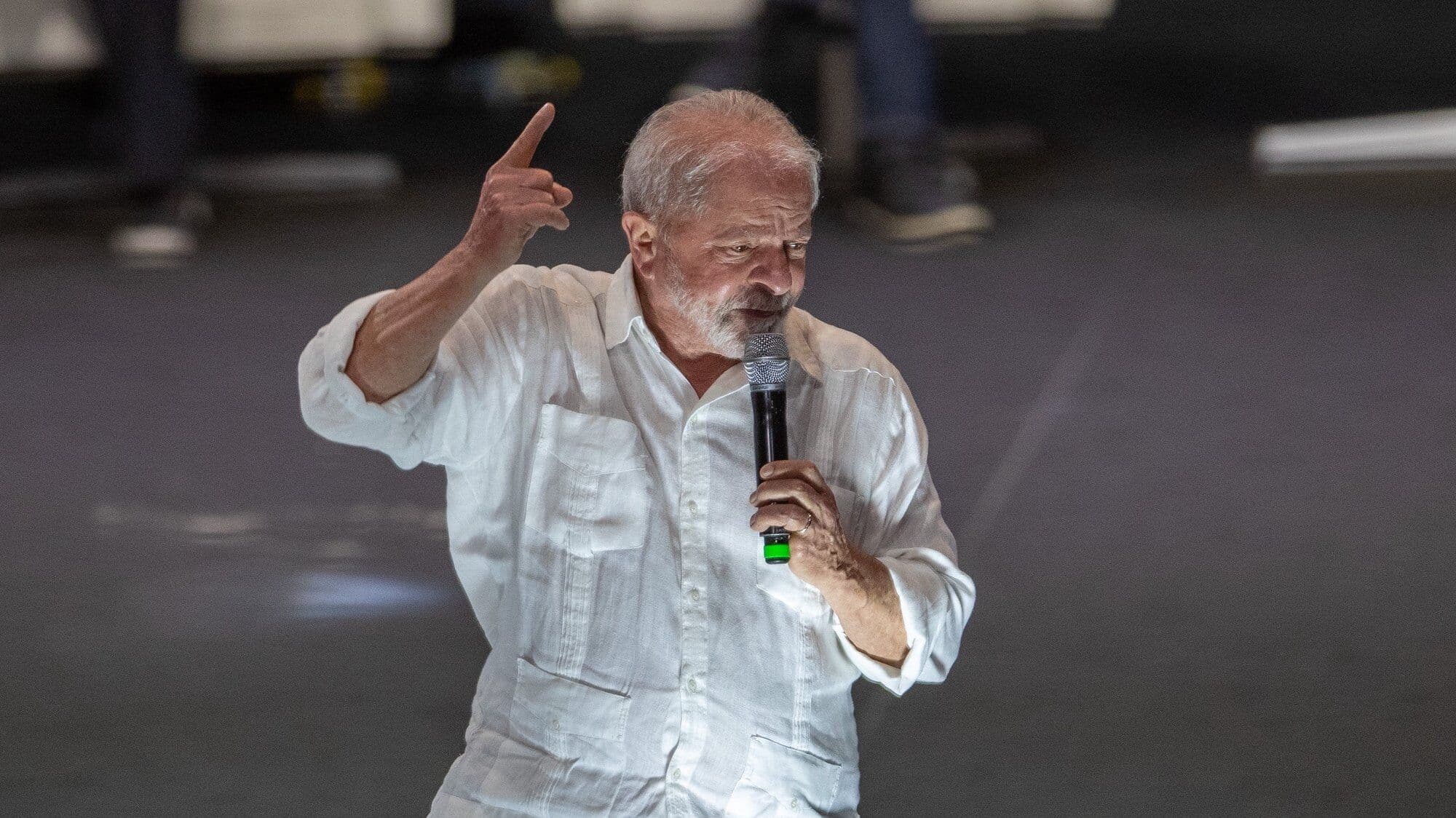 Ministro do TSE ordena que seja excluído das redes vídeo em que Lula chama Bolsonaro de genocida