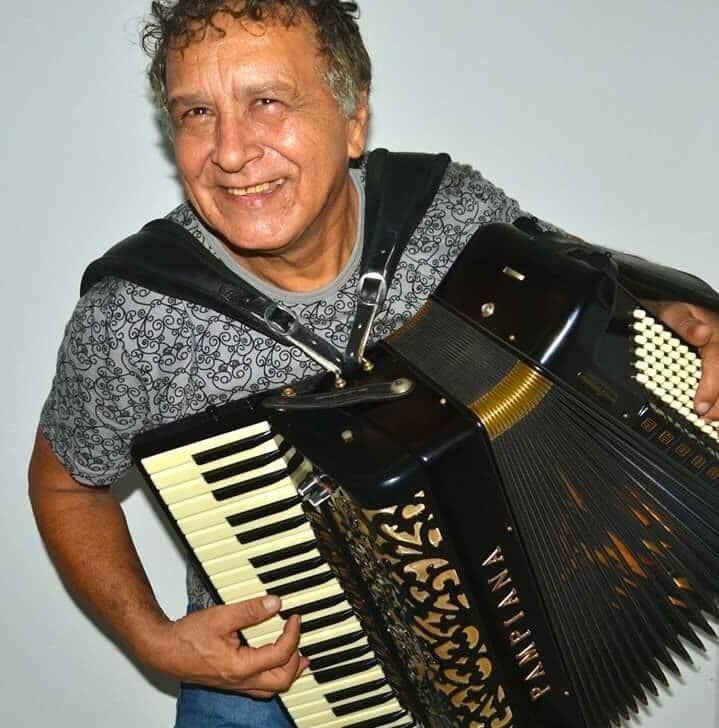 Joca do Acordeon se apresenta pela primeira vez no 'Sabadinho Bom'