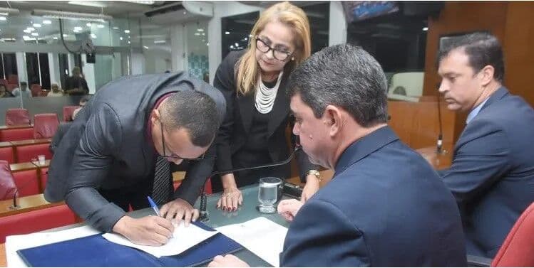 Suplente de vereador toma posse na Câmara Municipal de João Pessoa após licença de titular
