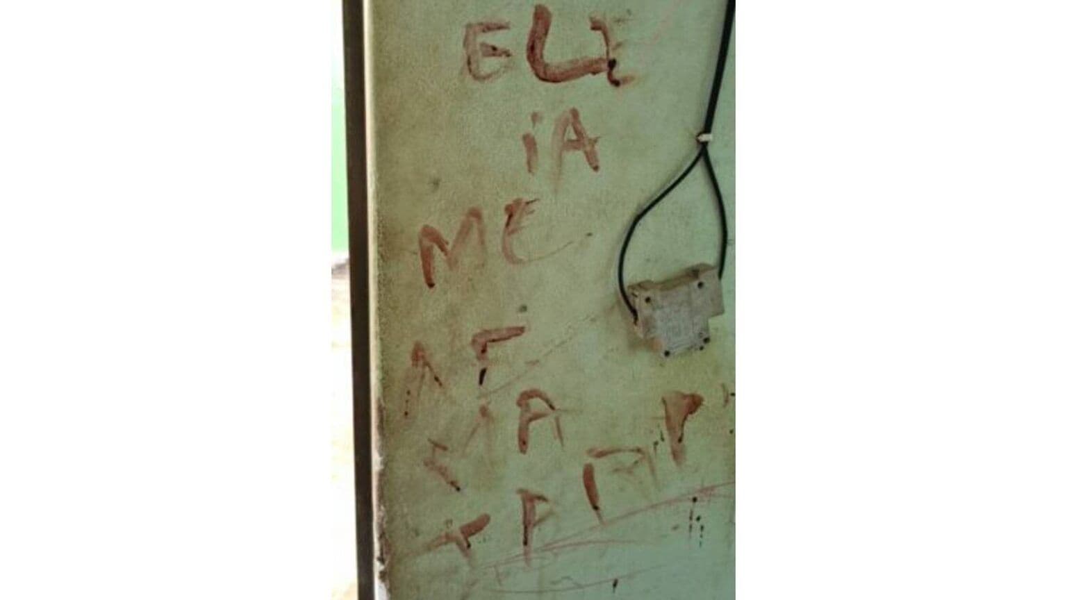 Mulher mata amante e escreve em parede com sangue dele: ‘Era ele ou eu’