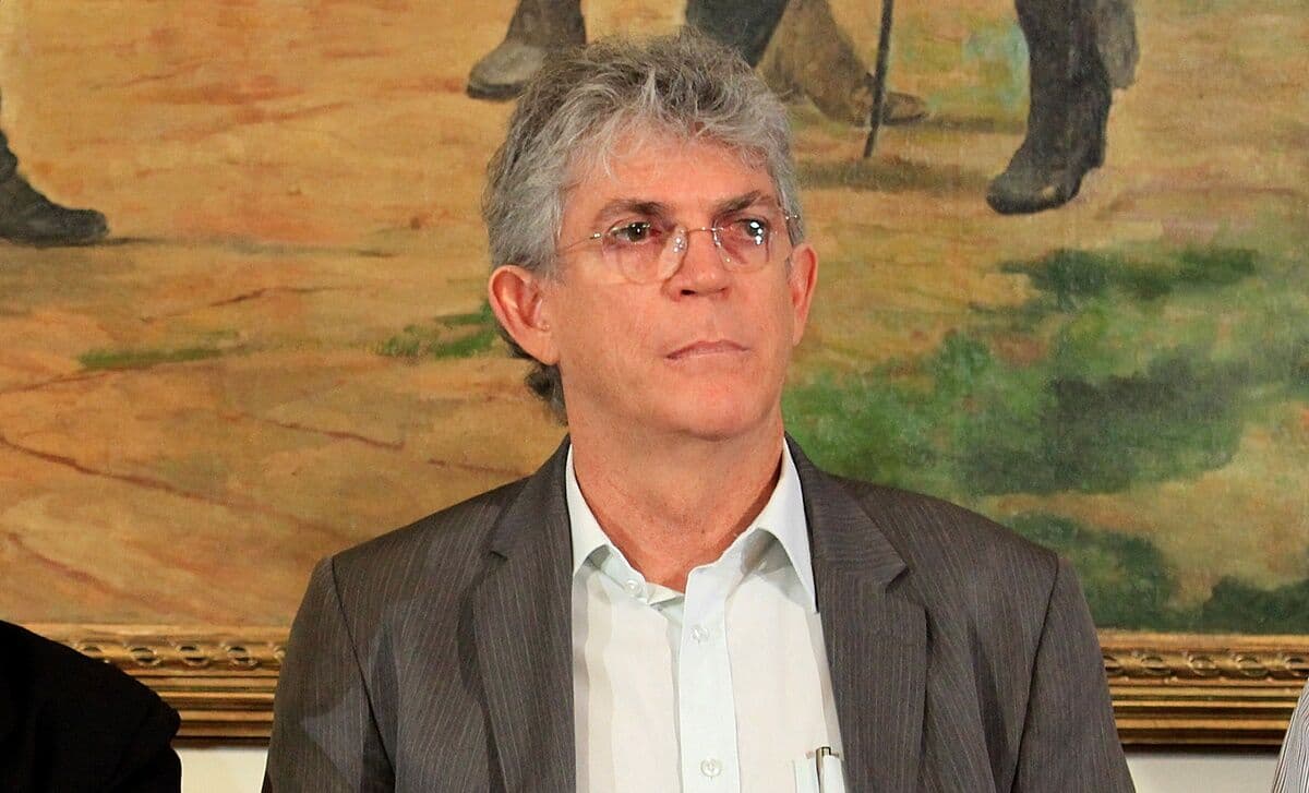 TRE-PB nega embargos de declaração de Ricardo Coutinho, por unanimidade, e mantém petista inelegível
