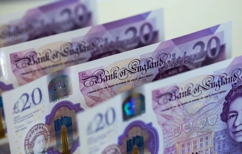 Britânicos têm só uma semana para gastar ou trocar mais de R$ 60 bilhões em notas antigas