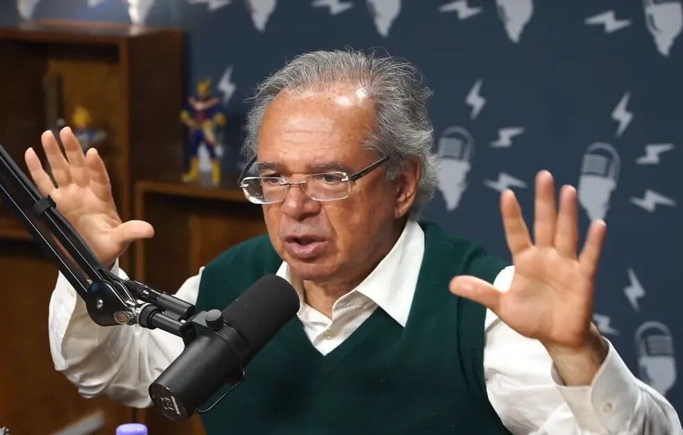 Foi o trimestre mais trágico da pandemia e PIB andou de lado, diz Guedes