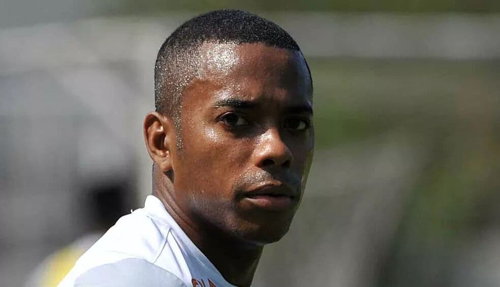 Superior Triunal decide hoje se Robinho cumpre no Brasil pena por estupro coletivo