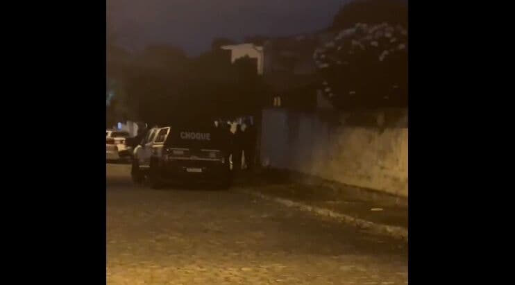 Homem em surto efetua tiros dentro de casa em João Pessoa e causa pânico
