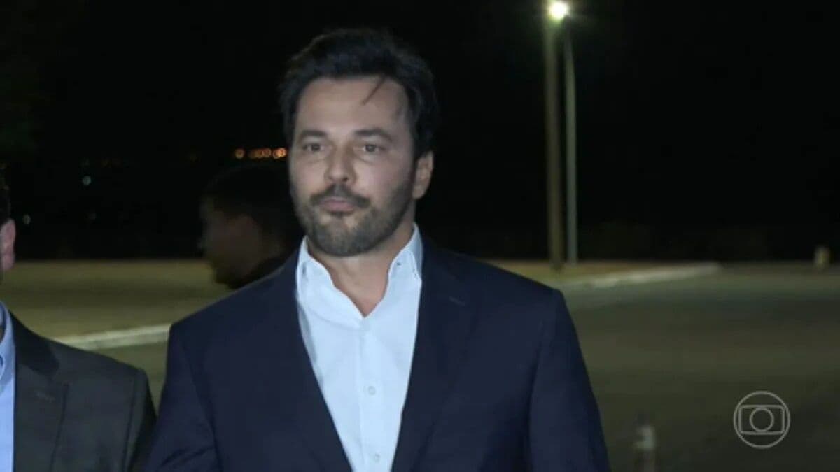 Campanha de Bolsonaro alega que rádios deixaram de veicular inserções da propaganda do presidente; Moraes dá 24h para apresentação de 'provas e/ou documentos sérios'