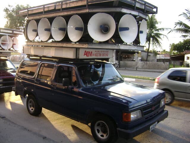 Propaganda eleitoral de rua pode ser realizada até as 22h de hoje