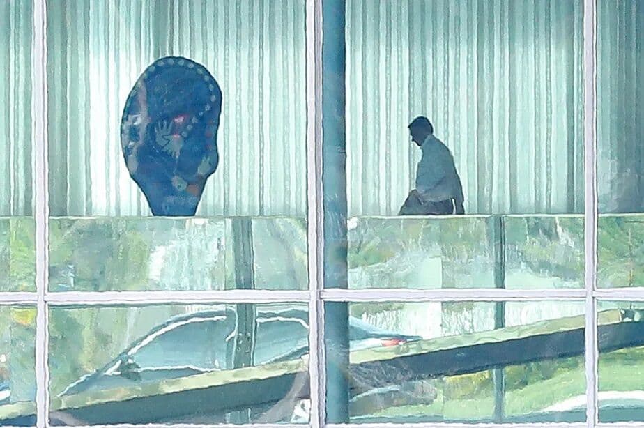 Bolsonaro tenta marcar reunião com ministros do Supremo antes de se pronunciar sobre eleições