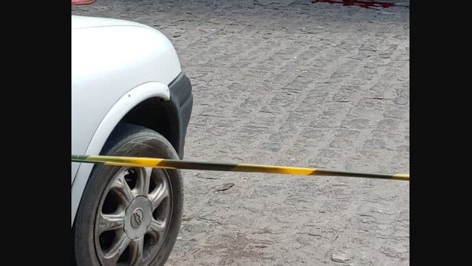 Homem é assassinado a tiros em frente a supermercado na feira de Santa Rita