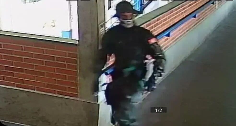 Atirador é aluno de uma das escolas alvo de atentado com três mortos no Espírito Santo, diz PM