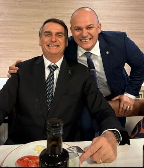 Cabo Gilberto confirma que Bolsonaro está organizando oposição e defende que presidente não entregue a faixa a Lula