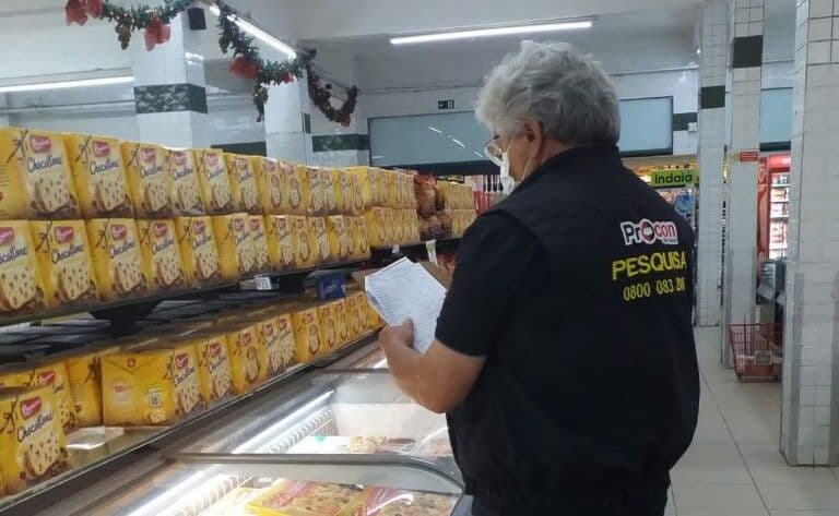 Procon de João Pessoaencontra diferença de R$ 50 no preço do queijo do reino em pesquisa de produtos para a ceia natalina