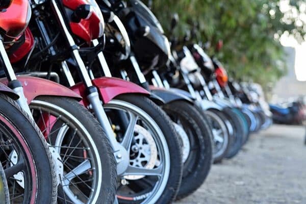 Publicada lei que garante isenção de IPVA para donos de motos até 170 cilindradas, na Paraíba