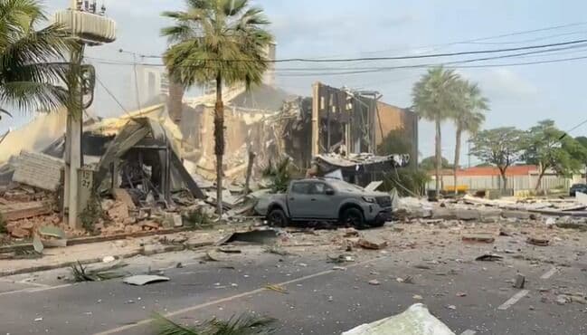 Explosão destrói restaurante da rede Coco Bambu e local fica com 'cenário de guerra' no Nordeste