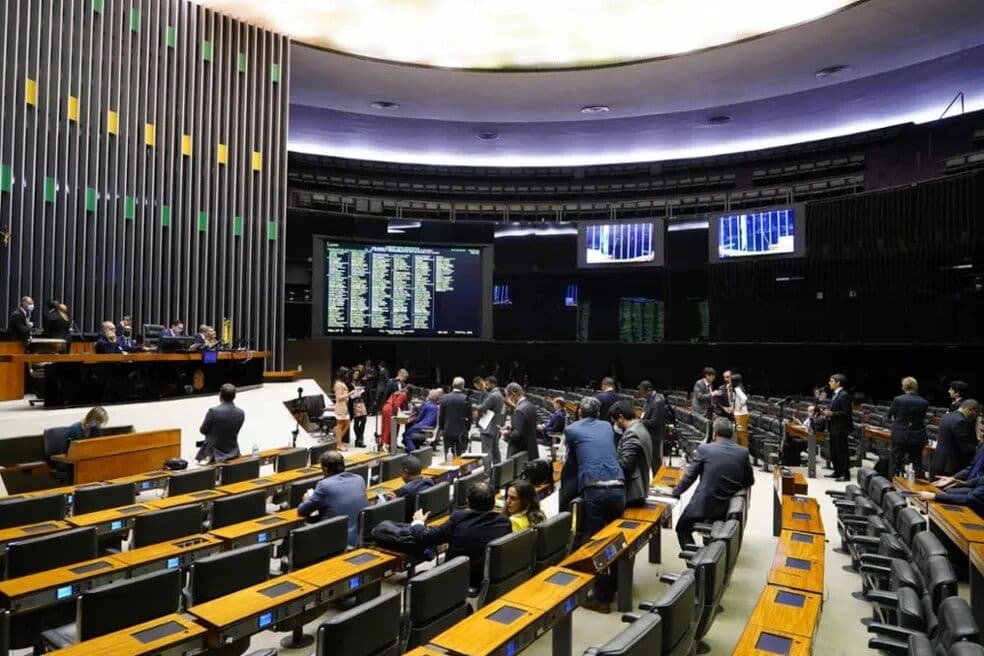 Câmara conclui votação da PEC da Transição em primeiro turno