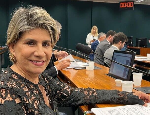 Deputada Edna Henrique volta atrás e diz que votará a favor da PEC do Bolsa Família
