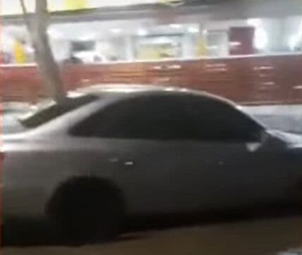 Três pessoas ficam feridas após carro invadir lanchonete no Centro de Campina Grande