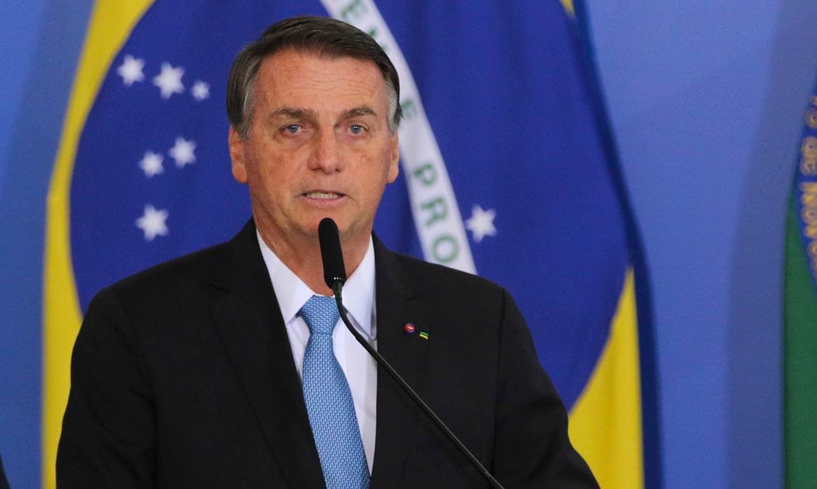 Por maioria, deputados estaduais aprovam título de cidadão paraibano ao presidente Jair Bolsonaro
