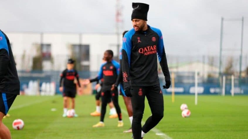 Neymar publica foto em treino e não comparecerá ao velório de Pelé