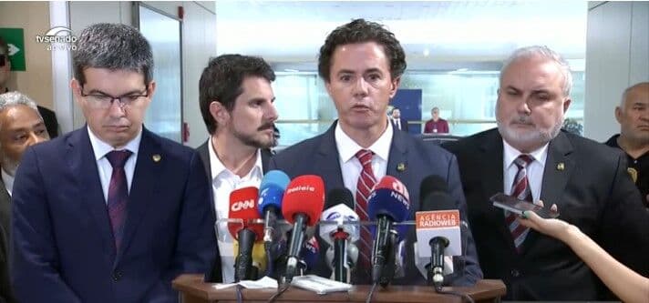 Presidente em exercício do Senado, Veneziano diz que vandalismo não impedirá sessões: "concluiremos a liberação do plenário"