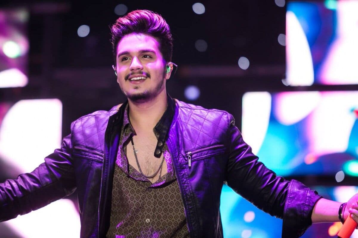 Luan Santana diz que 'Juntos e Shalow Now' de Paula Fernandes 'soou meio brega'