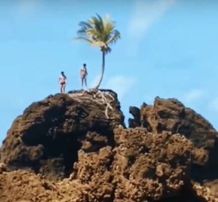 Turistas sobem em Pedra do Coqueiro em Tambaba e Bombeiros alertam para os perigos da "busca pela foto perfeita"