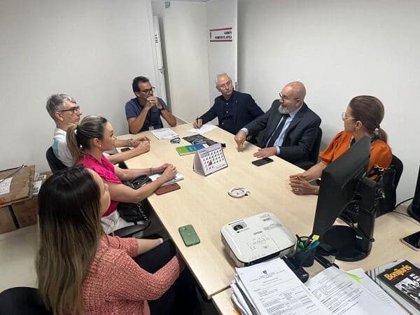 Ministério Público da Paraíba e Vigilância Sanitária de João Pessoa definem medidas contra comercialização de pomadas de cabelo que causam cegueira temporária