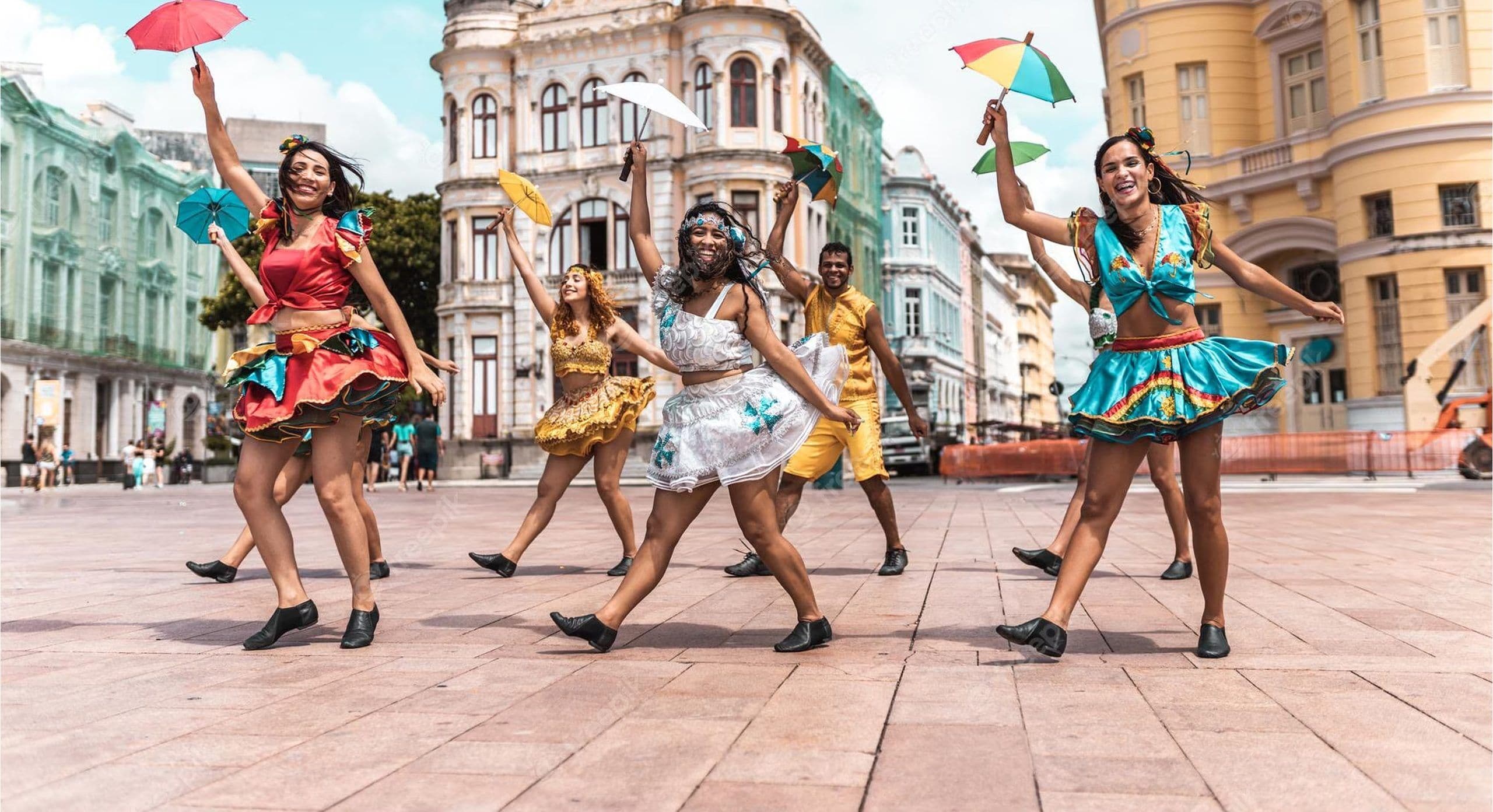 Carnaval em Pernambuco tem frevo, cultura popular, axé e música alternativa; confira programação em várias cidades