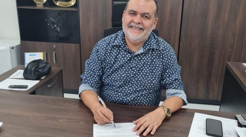 Câmara de Mulungu instaura comissão para investigar prefeito após denúncia de irregularidade em repasses do Fundeb